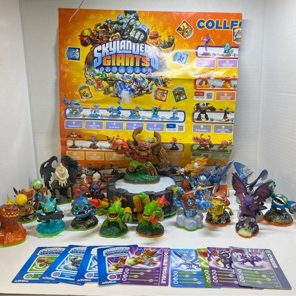 Lot of 20 Various Skylander Figures Portal + Cards Map Case VGC No Duplicates - Picture 1 of 11